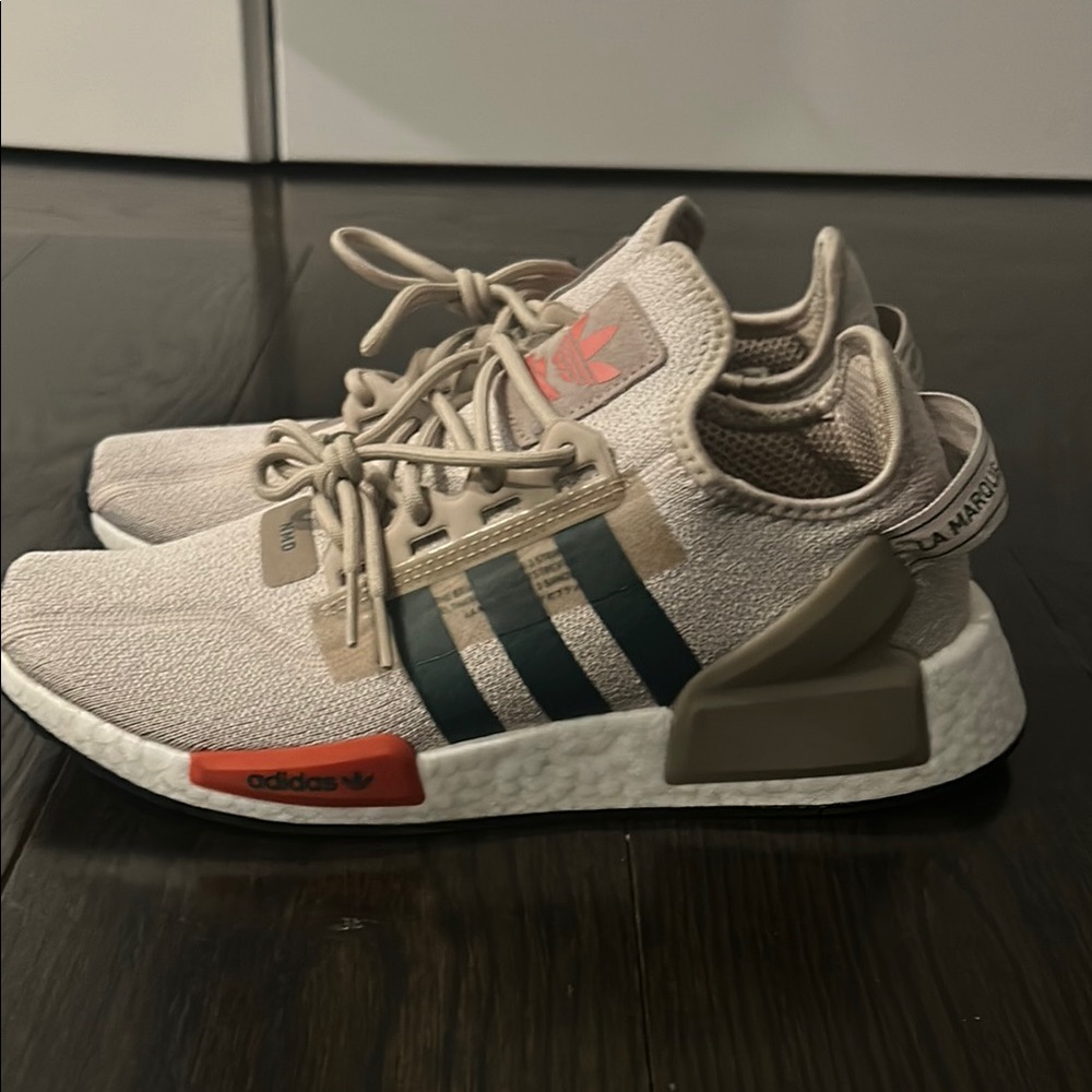 Adidas Men’s Beige Sneakers
